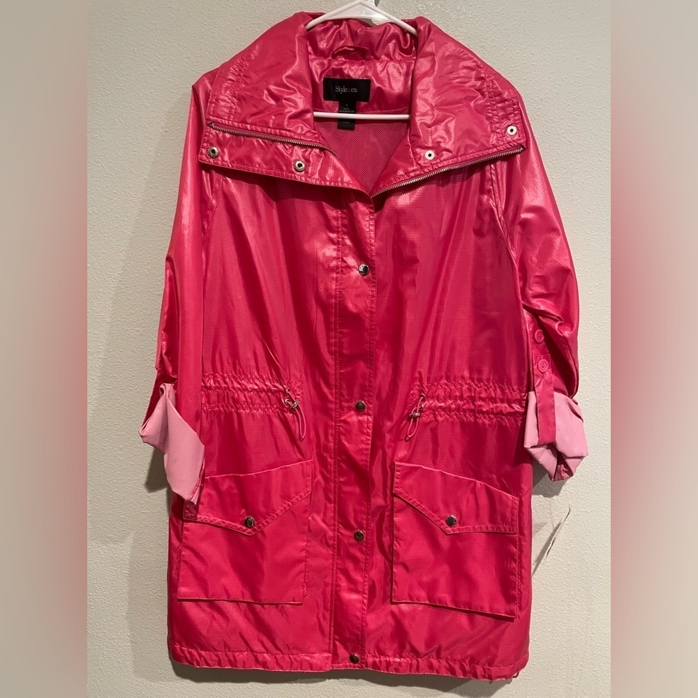 NWT Style & Co Hot Pink Water Resistant Lightweight Jacket. Size Large
